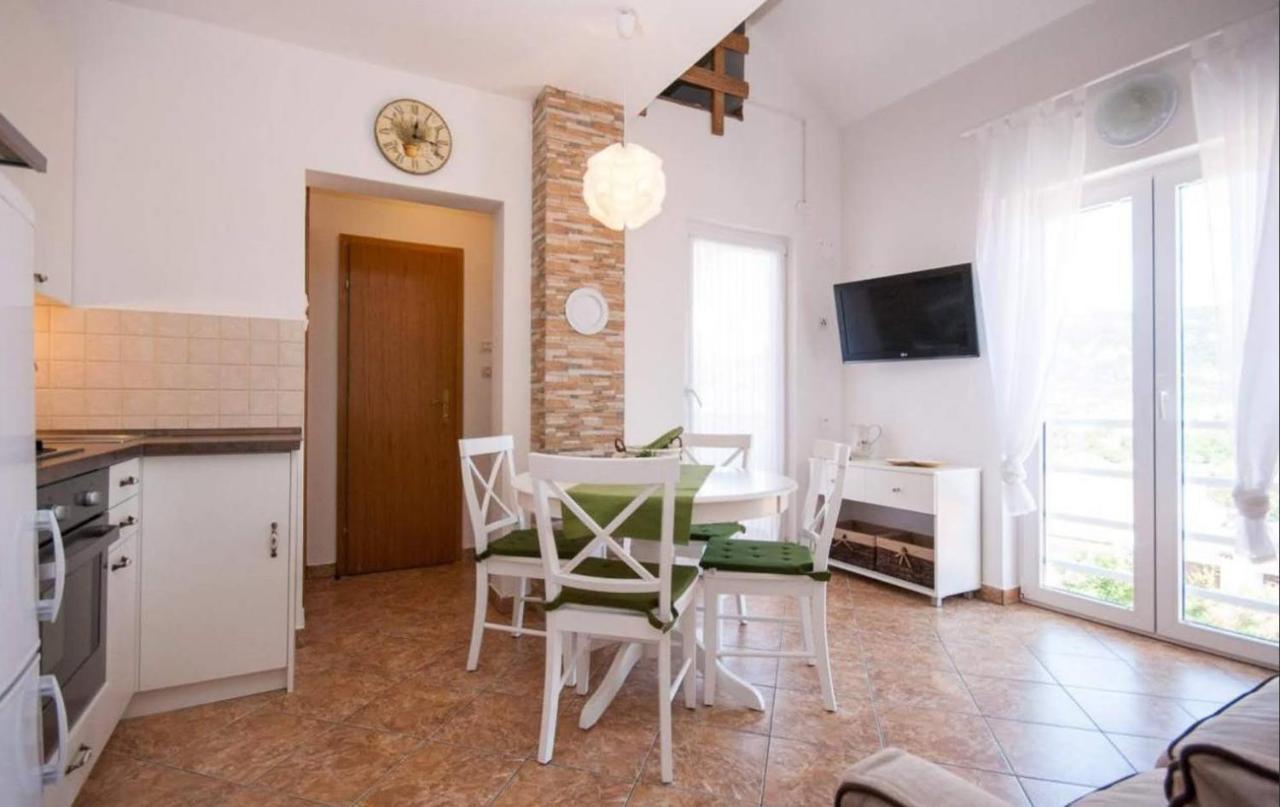 Apartment Helmut With Sea View Baška Kültér fotó